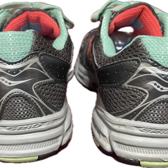 Saucony Women's Grey Running Shoes size 10 WIDE EUC - Picture 4 of 8